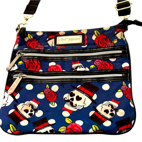 Betsey Johnson Skull Roses Black Blue Crossbody Bag Zippered - Picture 1 of 13